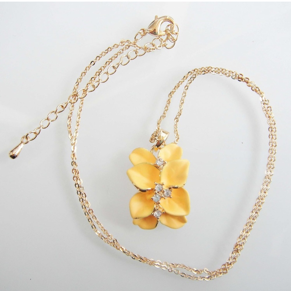 Navachi 18K Gold Plated Crystal Yellow Flower Enamel Leaves Pendant Necklace 16” - Picture 2 of 7